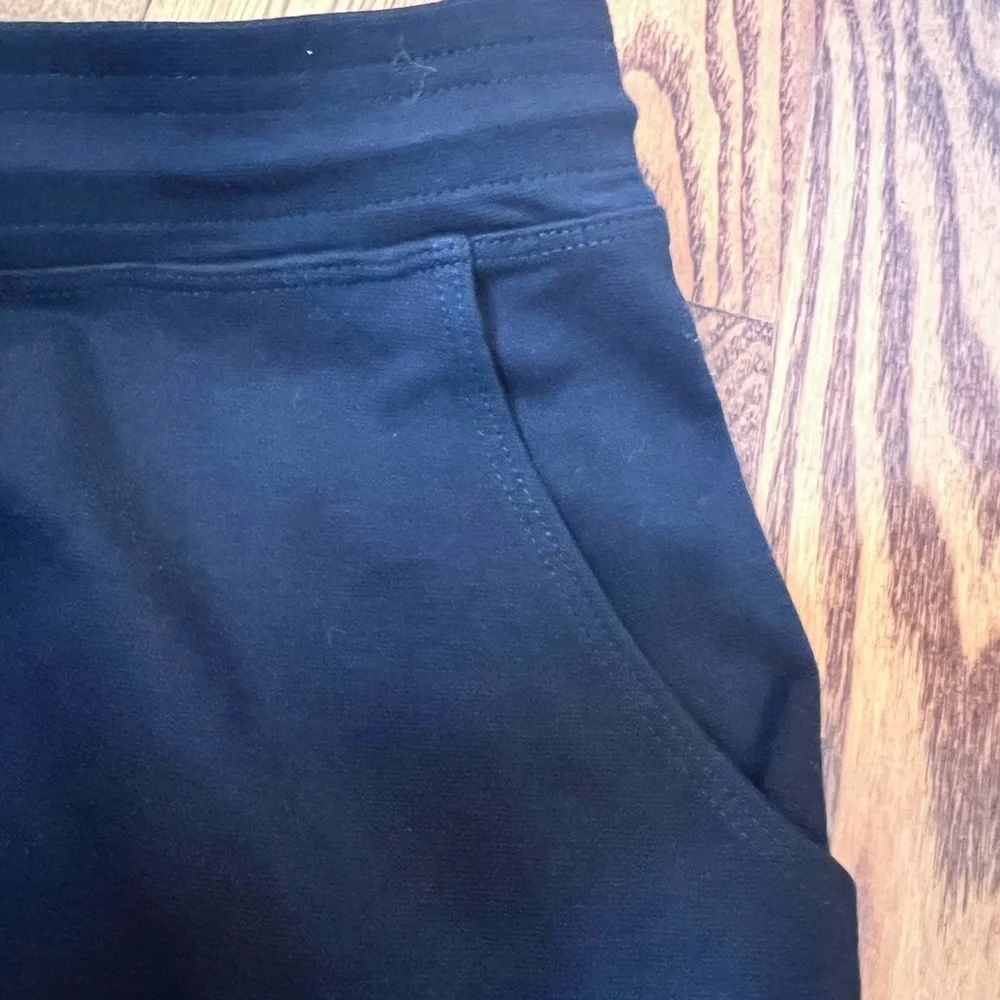 ❄️NWT EverEve Sundry black Sunday Skirt